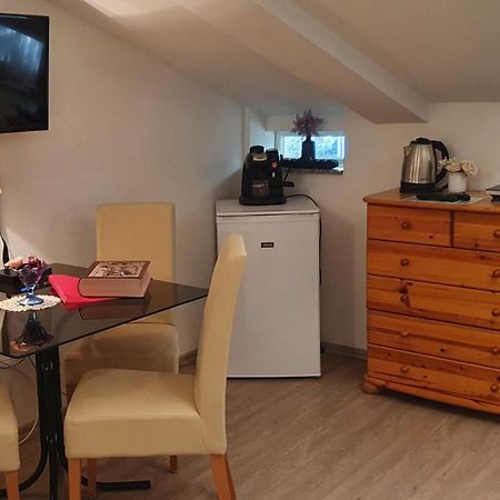 Karmelita Boutique Apartman Sopron Værelse billede