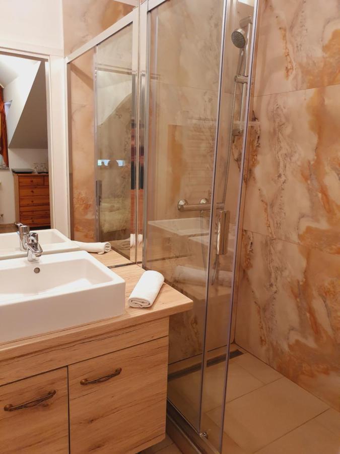Karmelita Boutique Apartman Sopron Eksteriør billede