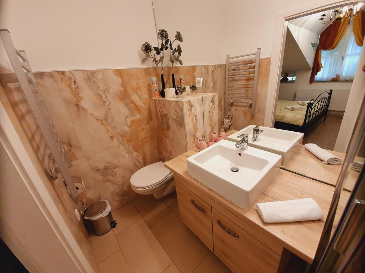 Karmelita Boutique Apartman Sopron Eksteriør billede