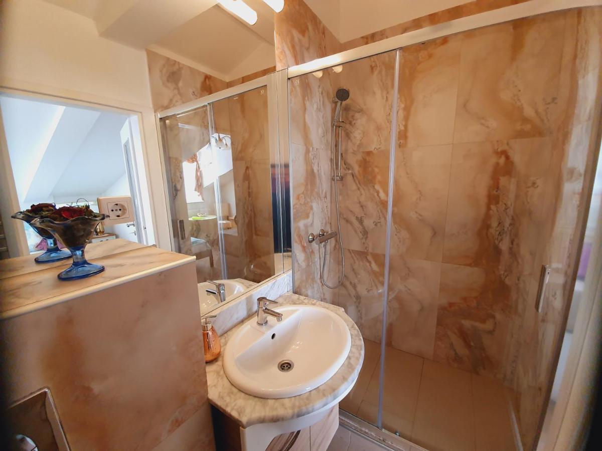 Karmelita Boutique Apartman Sopron Eksteriør billede