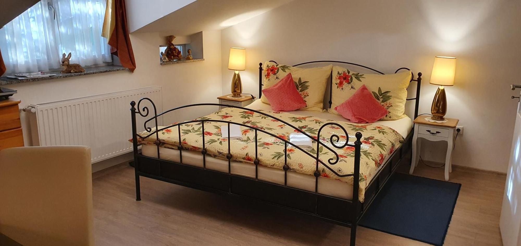 Karmelita Boutique Apartman Sopron Værelse billede