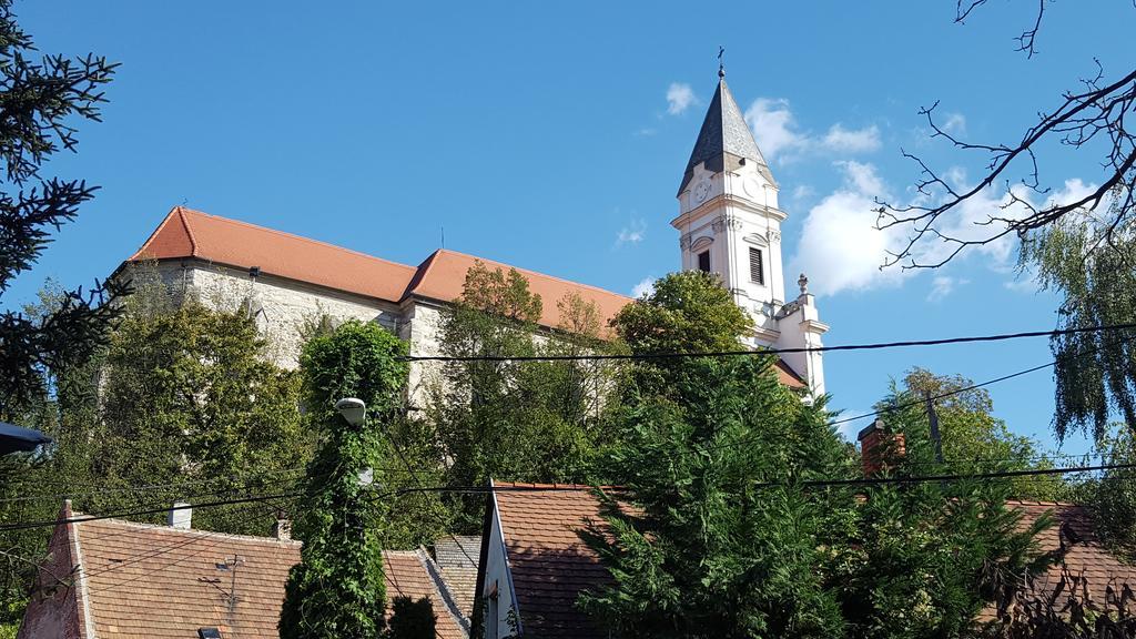 Karmelita Boutique Apartman Sopron Eksteriør billede