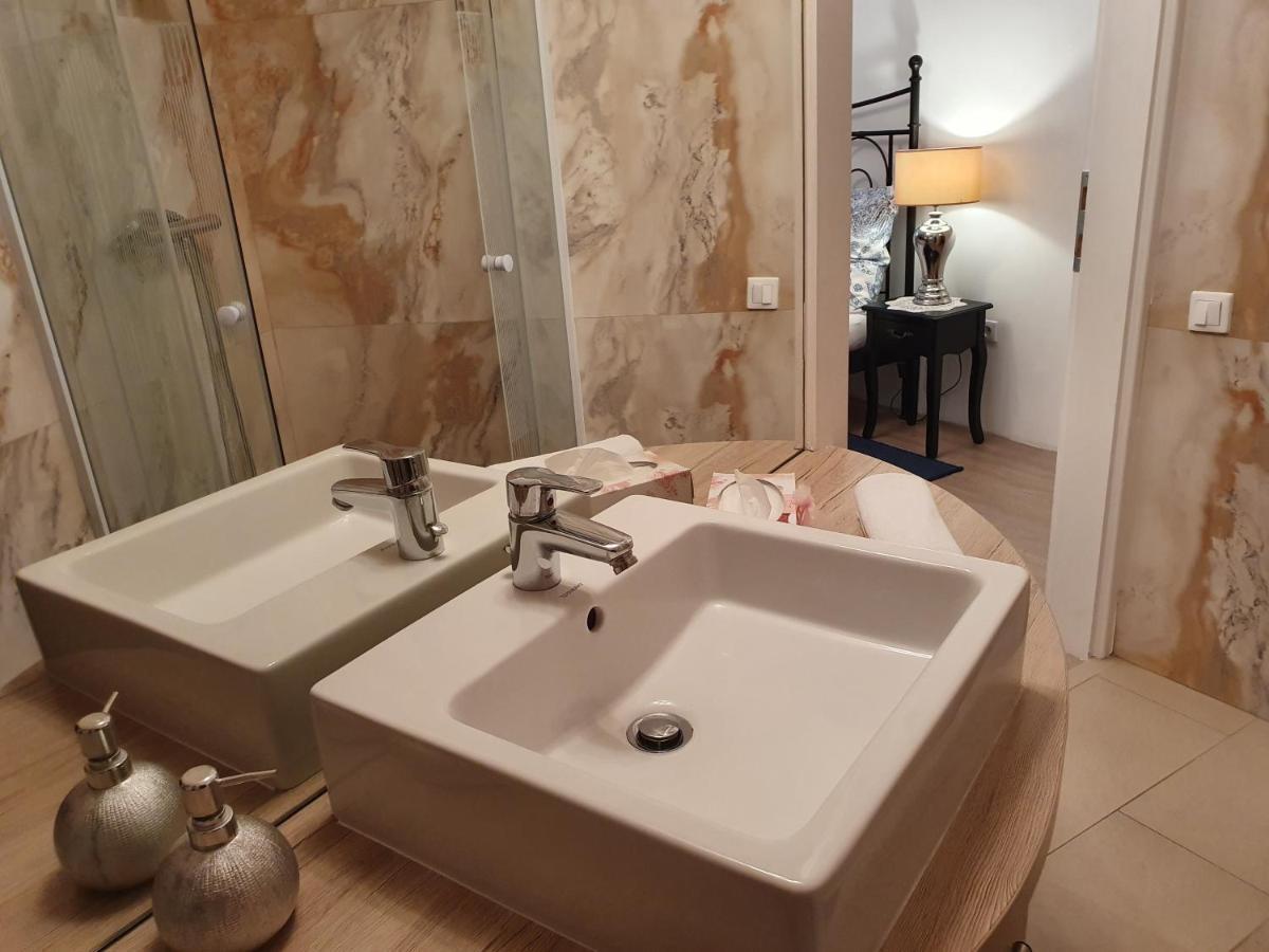 Karmelita Boutique Apartman Sopron Eksteriør billede