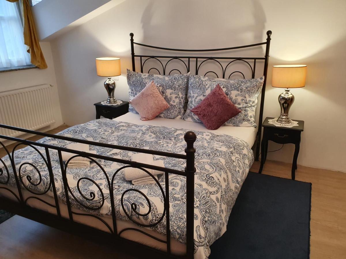 Karmelita Boutique Apartman Sopron Eksteriør billede